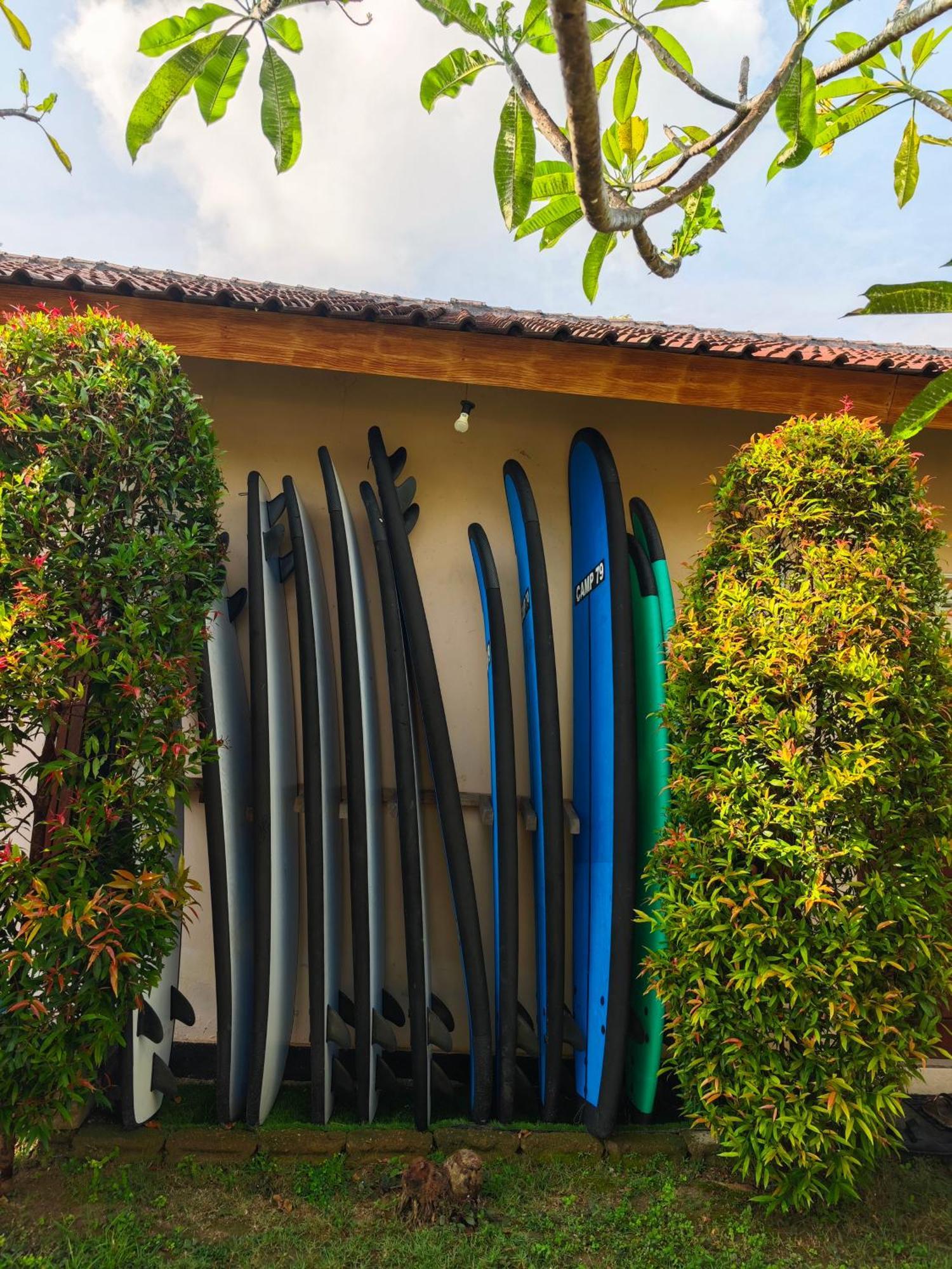 Surf Camp 79 Hotel Kuta  Exterior foto